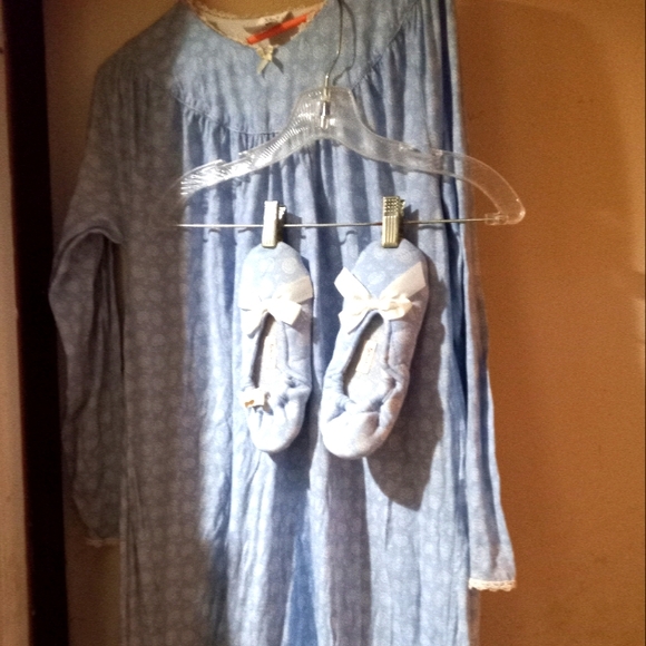 Talbots Other - Not new, never worn 2pc  blue&white print long nightgown size medium&slippers s6